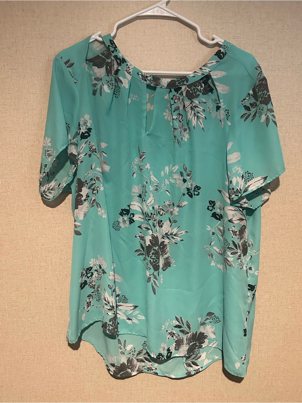 Torrid 2X Teal Floral Cutout Keyhole Short Sleeve Blouse